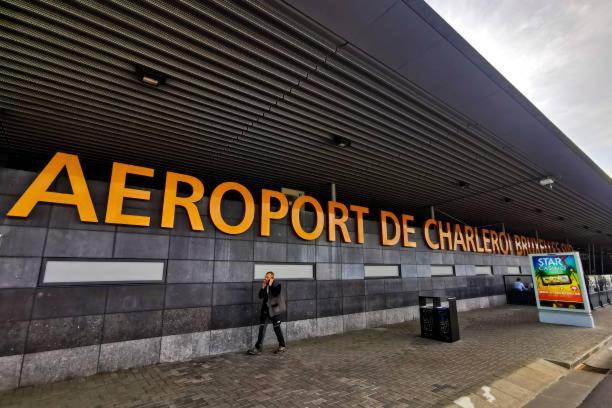 Station 64 B1 Charleroi-Airport Villa Ngoại thất bức ảnh